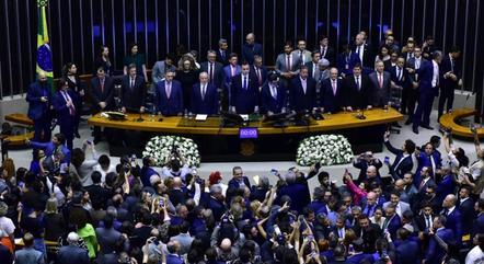  Depois de mais de 30 anos de discussão, Congresso promulga texto da reforma tributária