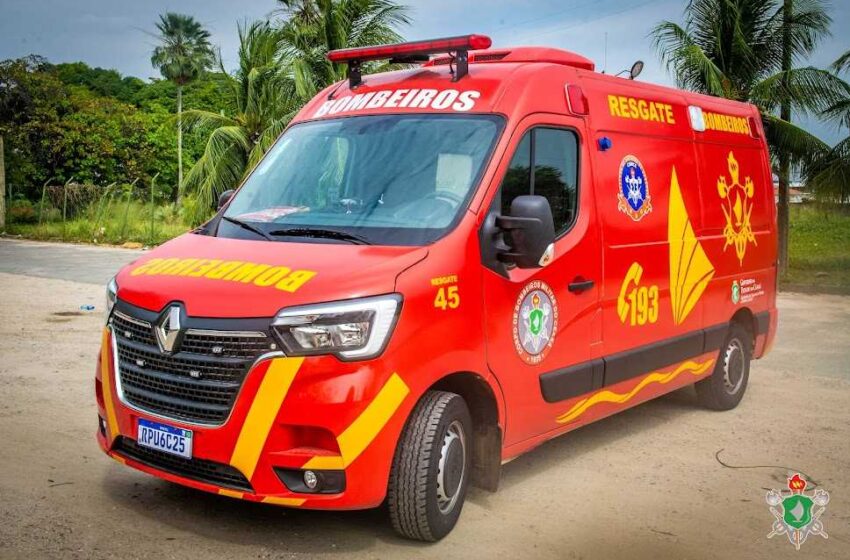  Corpo de Bombeiros resgata torcedora que caiu de arquibancada