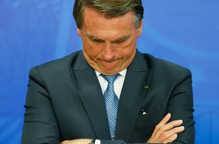  Bolsonaro pode ficar inelegível por mais de 30 anos. 