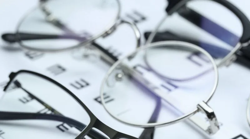  Vereador denuncia licitação de R$ 4,8 milhões para compra de óculos em Canindé. 