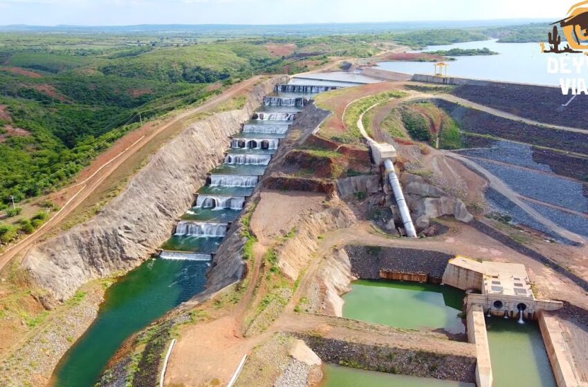  Águas são liberadas do Cariri para o Açude Castanhão.