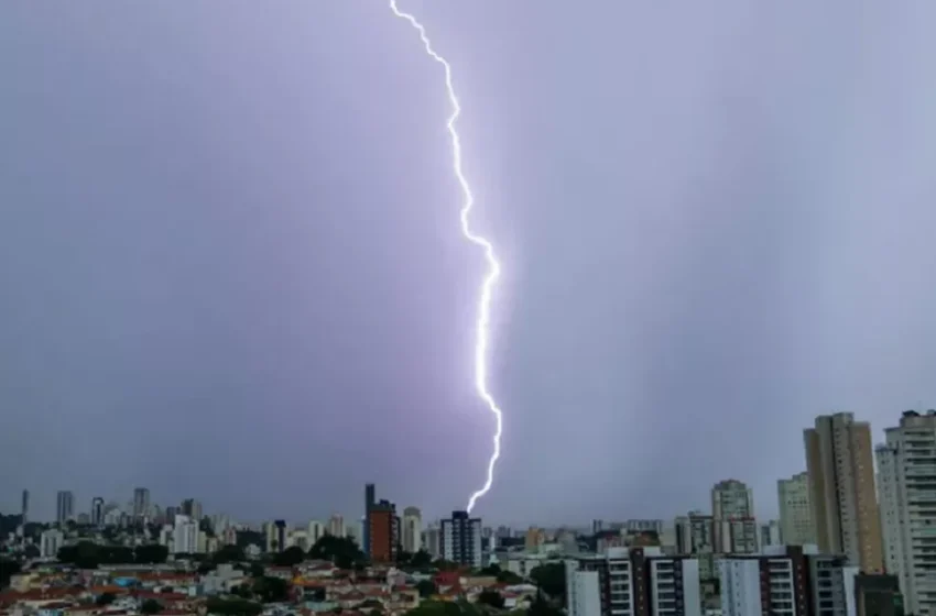 Com as fortes chuvas, Ceará já registrou mais de 60 mil raios.
