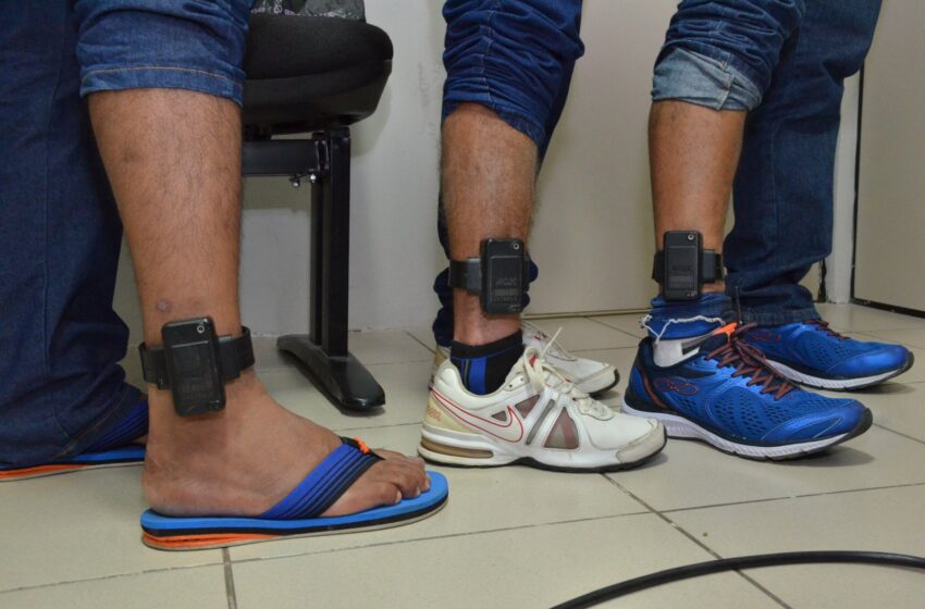  Monitorar agressor de mulher, Brasil teria de comprar 400 mil tornozeleiras.