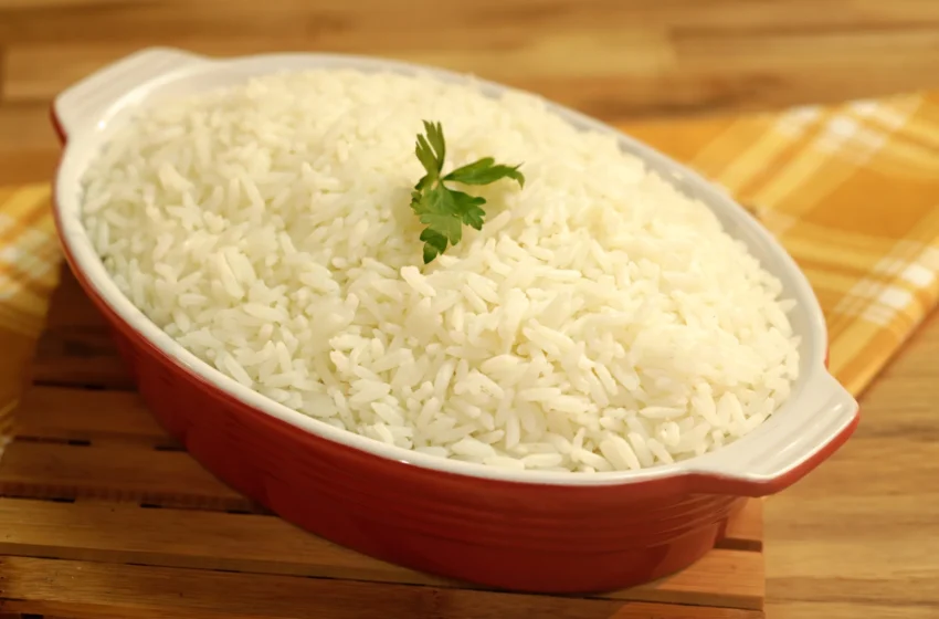  Governo publica MP que autoriza importar até um milhão de toneladas de arroz.