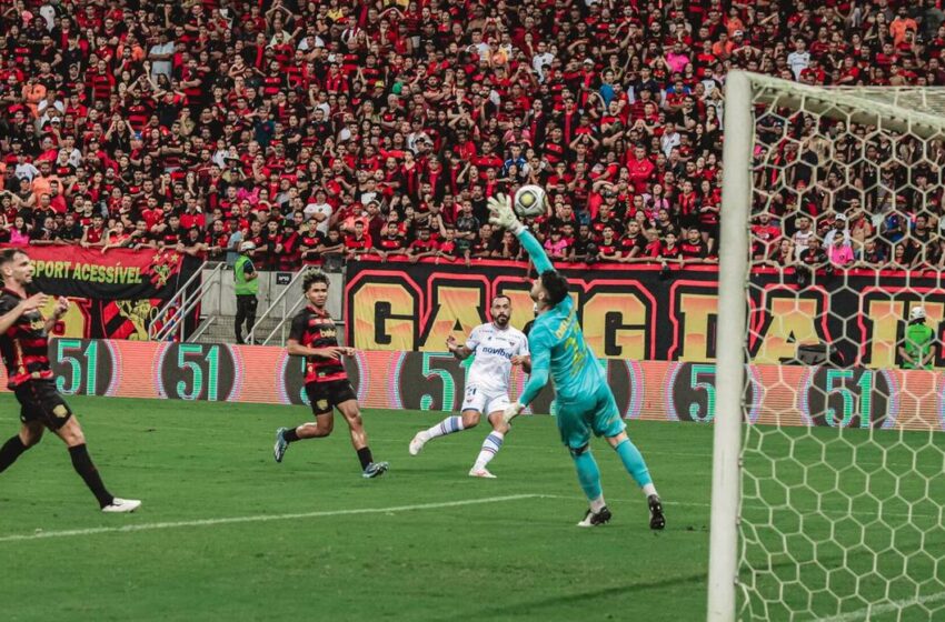  Fortaleza goleia o Sport com hat-trick de Moisés e vai à final do Nordestão.