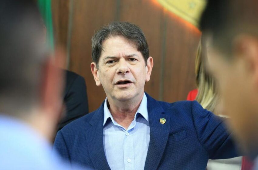 Cid Gomes se aposenta de cargo de deputado, com valor de R$ 30 mil.
