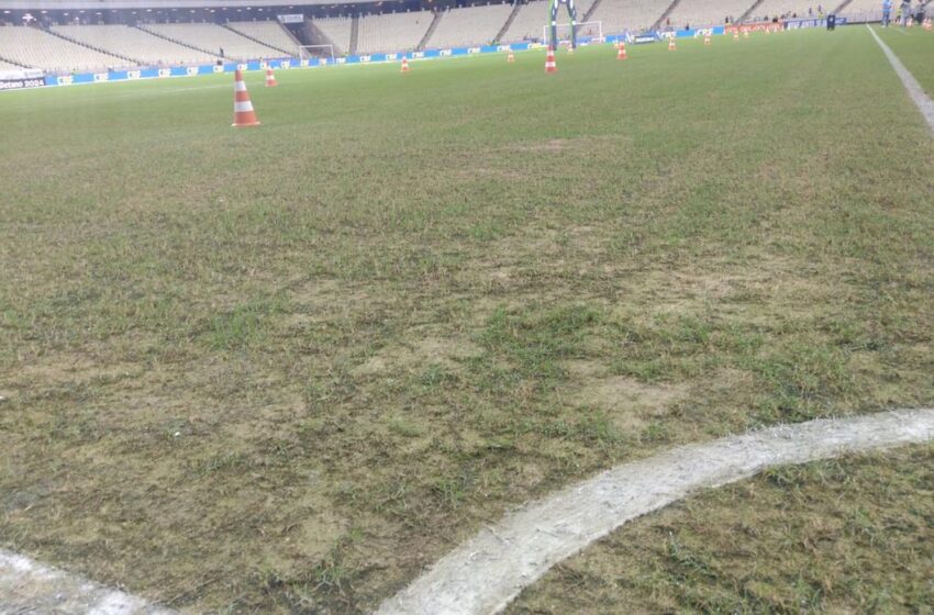  Gramado da Arena Castelão volta a receber reparos um mês após reformas.