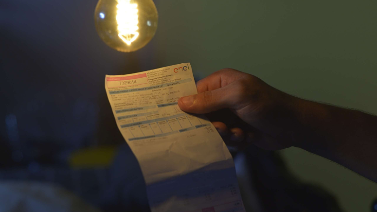  Aneel aciona bandeira amarela e conta de luz ficará mais cara em julho.