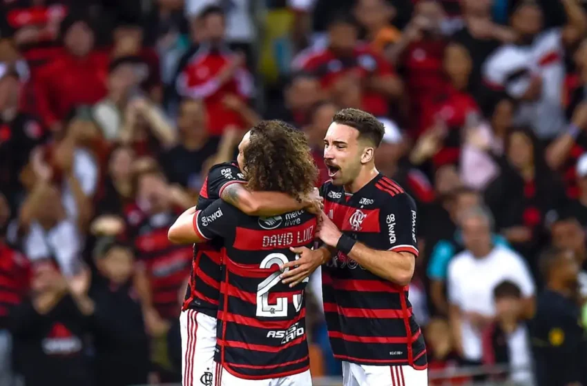  Flamengo derrota Cruzeiro para se isolar na ponta do Brasileiro.