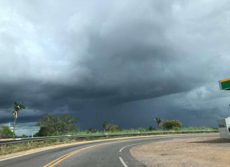 Funceme prevê chuvas abaixo da média no Ceará para os próximos meses.