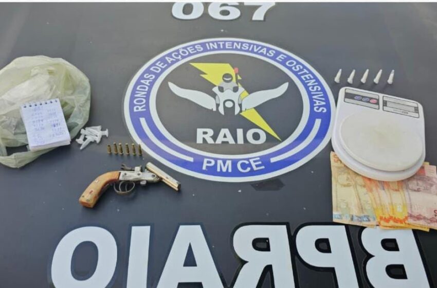 Lavras: Equipe RAIO faz apreensão de arma de fogo e drogas.